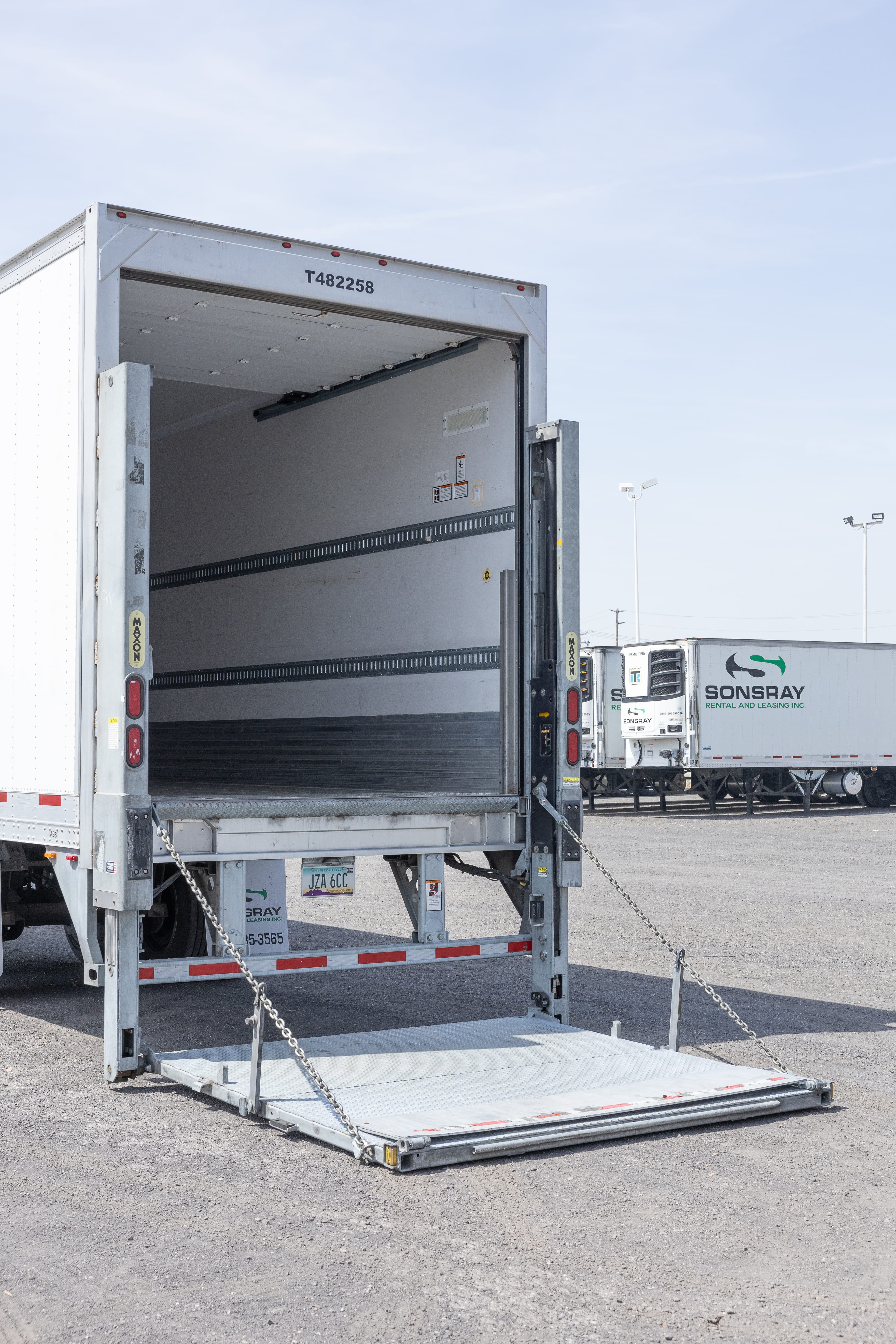 Lift-Gate Refrigerated Trailers — Interior